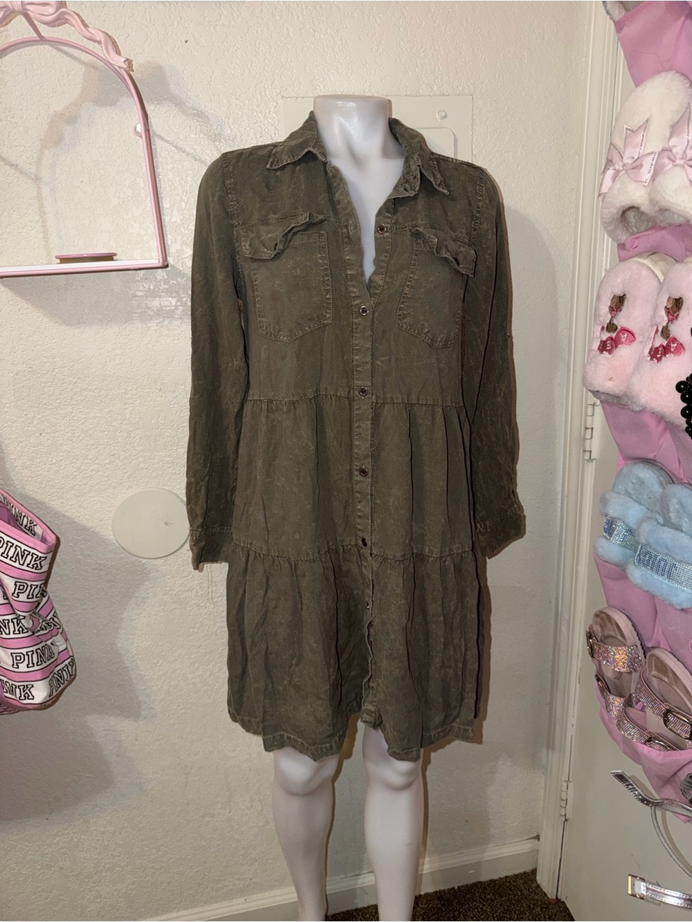 Velvet Heart Olive Green Tiered Button-Front Shirt Dress